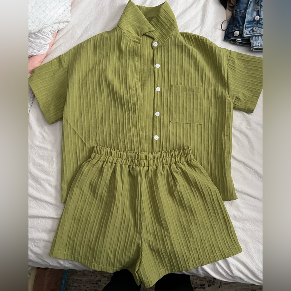 SHEIN Olive Textured Set
